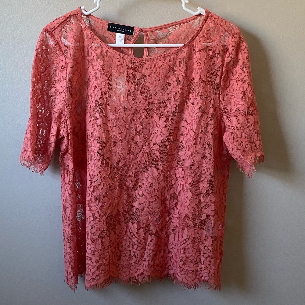 NWT Simply Styled Rose Lace Top Sz L